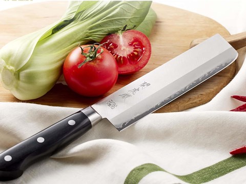 What is a Nakiri kitchen knife?
