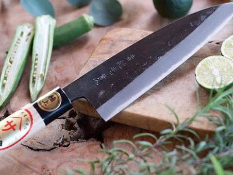 Aogami Steel in Japanese Kitchen Knives: The Perfect Choice for Cooking Enthusiasts